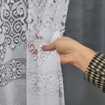 Perdea Albă  cu motive delicate - o alegere clasică și versatilă - imagine 3